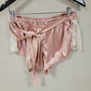 🤍 EUC Women's Pink Satiny Sleep Shorts Size 2X